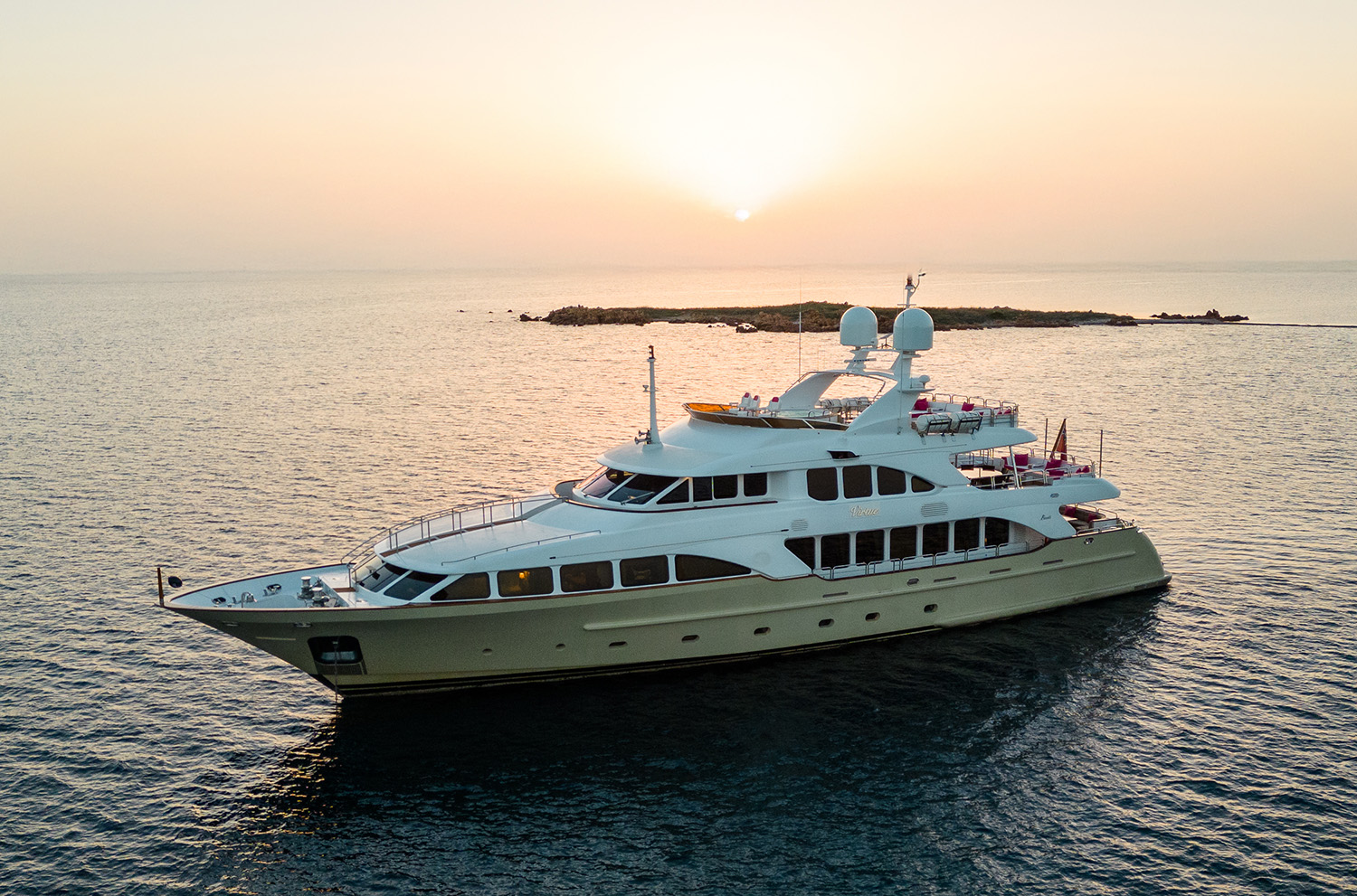 VIRTUE Yacht Charter Bahamas